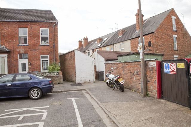  Image of 4 bedroom Detached house to rent in Cranwell Street Lincoln LN5 at Cranwell Street  Lincoln, LN5 8BH