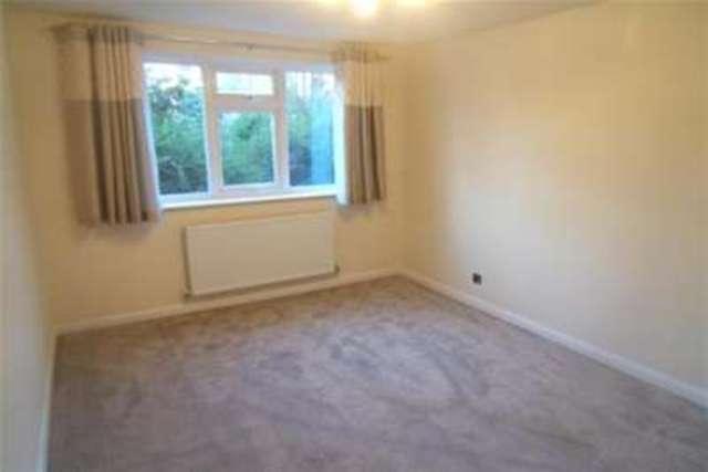  Image of 2 bedroom Flat to rent in Cricketers Approach Wrenthorpe Wakefield WF2 at Wakefield, WF2 0JH