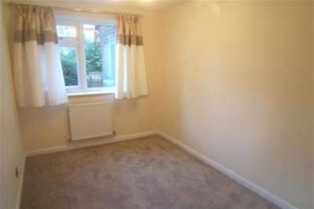  Image of 2 bedroom Flat to rent in Cricketers Approach Wrenthorpe Wakefield WF2 at Wakefield, WF2 0JH
