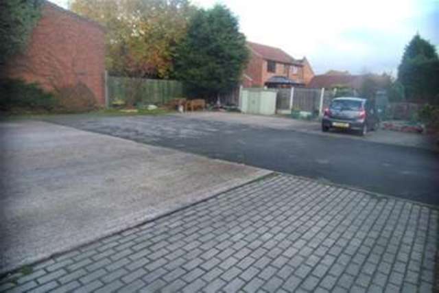  Image of 2 bedroom Flat to rent in Cricketers Approach Wrenthorpe Wakefield WF2 at Wakefield, WF2 0JH