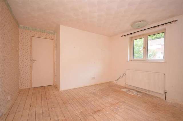  Image of 3 bedroom Terraced house for sale in Crisp Road Lewes BN7 at Lewes East Sussex Lewes, BN7 2TX