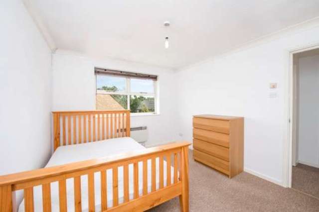  Image of 1 bedroom Flat for sale in Croftongate Way London SE4 at Croftongate Way  London, SE4 2DL