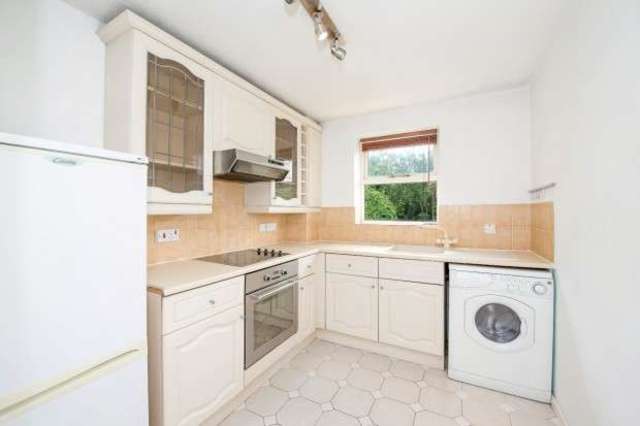  Image of 1 bedroom Flat for sale in Croftongate Way London SE4 at Croftongate Way  London, SE4 2DL