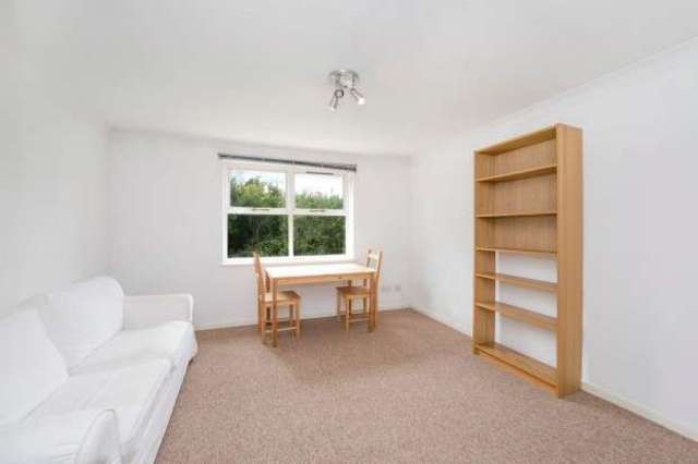  Image of 1 bedroom Flat for sale in Croftongate Way London SE4 at Croftongate Way  London, SE4 2DL