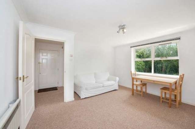  Image of 1 bedroom Flat for sale in Croftongate Way London SE4 at Croftongate Way  London, SE4 2DL