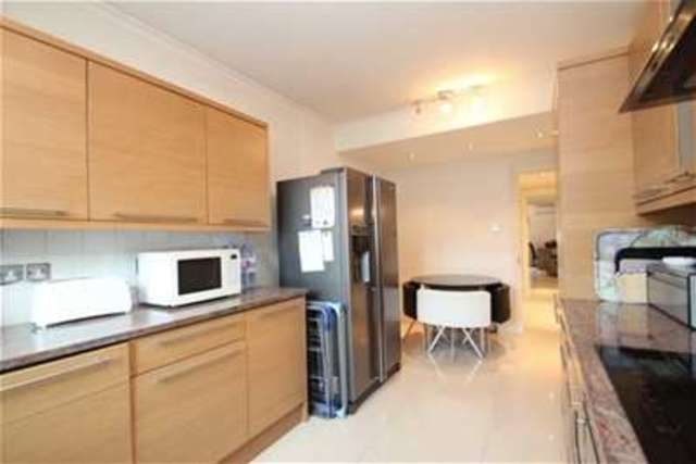  Image of 2 bedroom Flat to rent in Park Road London NW8 at London, NW8 7JH