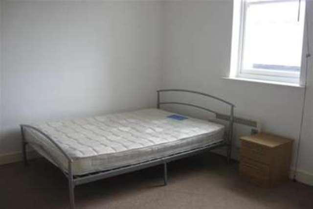  Image of 2 bedroom Flat to rent in Croxteth Road Toxteth Liverpool L8 at Liverpool, L8 3SE