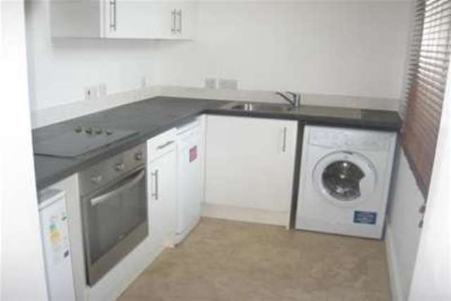  Image of 2 bedroom Flat to rent in Croxteth Road Toxteth Liverpool L8 at Liverpool, L8 3SE
