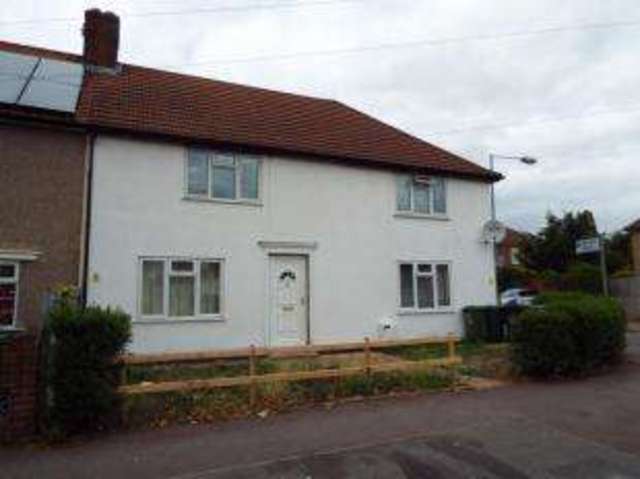  Image of 5 bedroom End of Terrace for sale in Oxlow Lane Dagenham RM10 at Dagenham  Dagenham, RM10 7ST