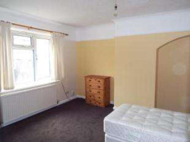  Image of 5 bedroom End of Terrace for sale in Oxlow Lane Dagenham RM10 at Dagenham  Dagenham, RM10 7ST