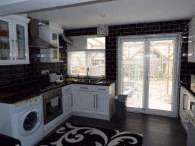  Image of 3 bedroom Terraced house for sale in Spurling Road Dagenham RM9 at Dagenham Essex Becontree, RM9 5RH