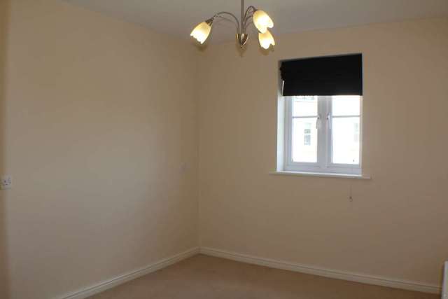  Image of 2 bedroom Flat to rent in Dainty Grove Grange Park Northampton NN4 at Dainty Grove Grange Park Northampton, NN4 5DX