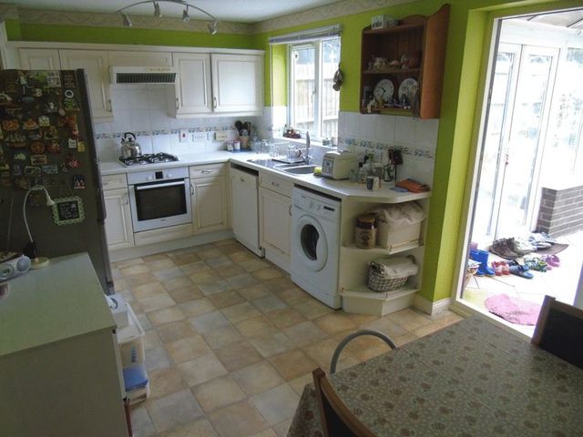  Image of 3 bedroom Detached house to rent in Damaskfield Warndon Worcester WR4 at Damaskfield  Worcester, WR4 0HY