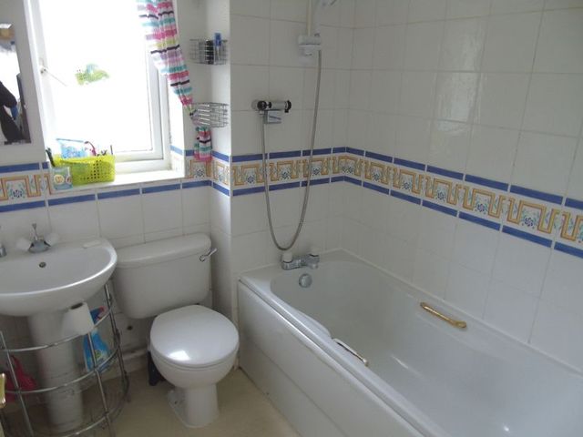  Image of 3 bedroom Detached house to rent in Damaskfield Warndon Worcester WR4 at Damaskfield  Worcester, WR4 0HY