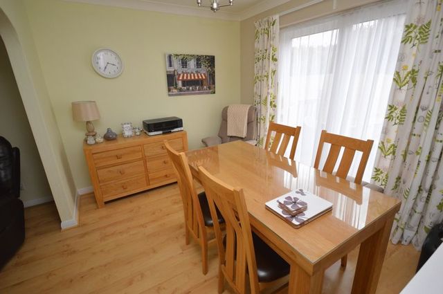  Image of 3 bedroom Detached house for sale in Danvers Drive Luton LU3 at Danvers Drive  Luton, LU3 4EF