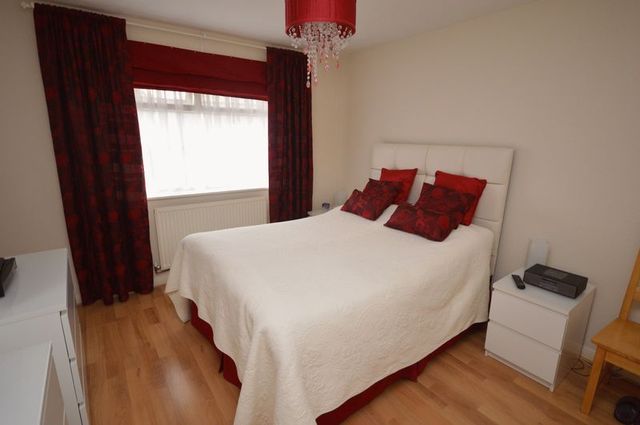  Image of 3 bedroom Detached house for sale in Danvers Drive Luton LU3 at Danvers Drive  Luton, LU3 4EF