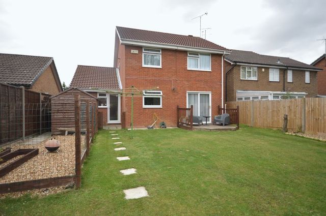  Image of 3 bedroom Detached house for sale in Danvers Drive Luton LU3 at Danvers Drive  Luton, LU3 4EF