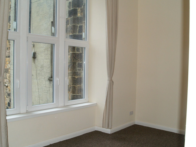  Image of 4 bedroom Flat to rent in Dixon Avenue Glasgow G42 at Govanhill Glasgow Glasgow, G42 8EN