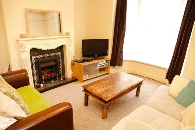  Image of 3 bedroom Terraced house to rent in Dixon Street Lincoln LN5 at Dixon Street  Lincoln, LN5 8AQ