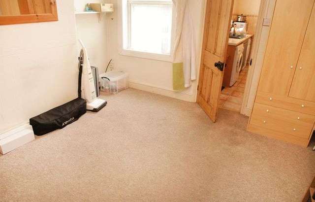 Image of 3 bedroom Terraced house to rent in Dixon Street Lincoln LN5 at Dixon Street  Lincoln, LN5 8AQ
