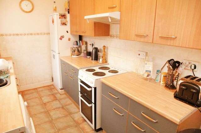  Image of 3 bedroom Terraced house to rent in Dixon Street Lincoln LN5 at Dixon Street  Lincoln, LN5 8AQ