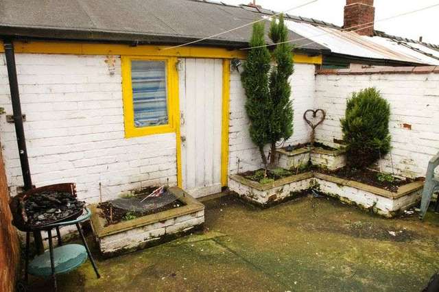  Image of 3 bedroom Terraced house to rent in Dixon Street Lincoln LN5 at Dixon Street  Lincoln, LN5 8AQ