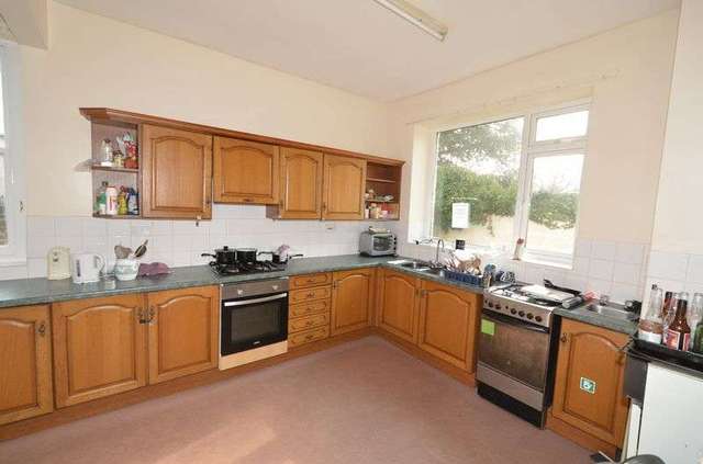  Image of Property to rent in Rock Avenue Barnstaple EX32 at Rock Avenue  Barnstaple, EX32 9AP