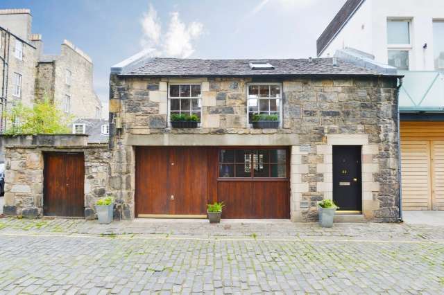  Image of 1 bedroom Mews for sale in Dublin Street Lane South Edinburgh EH1 at Edinburgh, EH1 3PX