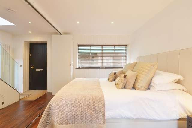  Image of 1 bedroom Mews for sale in Dublin Street Lane South Edinburgh EH1 at Edinburgh, EH1 3PX