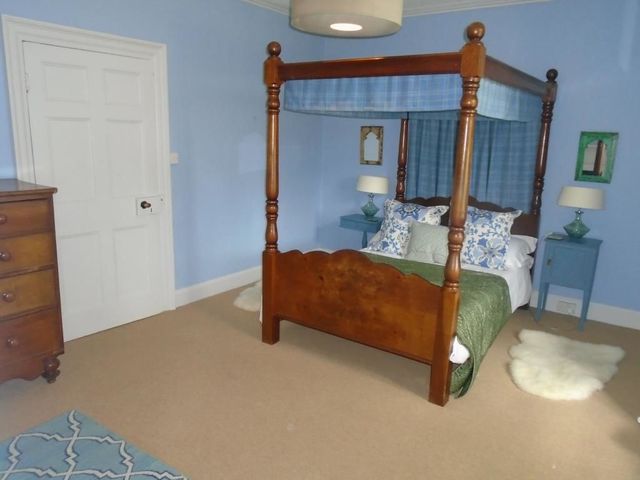  Image of 4 bedroom Detached house to rent in Clachnaharry Road Inverness IV3 at Inverness Highland Highland, IV3 8LS