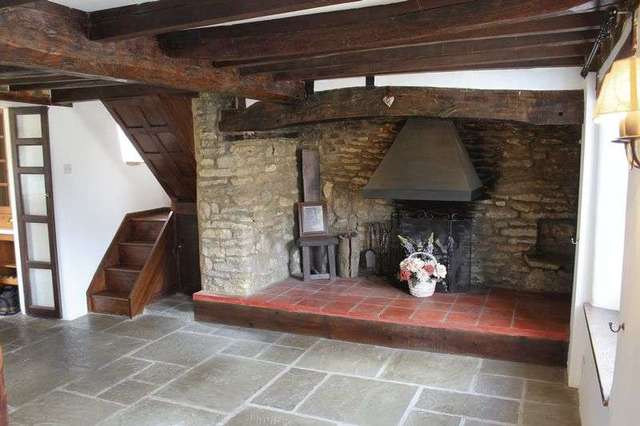  Image of 2 bedroom Detached house for sale in Dychurch Lane Bozeat Wellingborough NN29 at 12 Dychurch Lane Bozeat Wellingborough, NN29 7JP