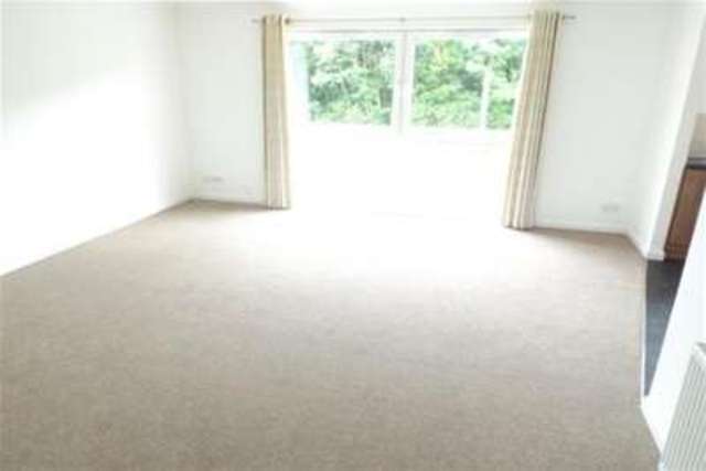  Image of 2 bedroom Flat to rent in Eaglesham Court East Kilbride Glasgow G75 at Glasgow, G75 8GS