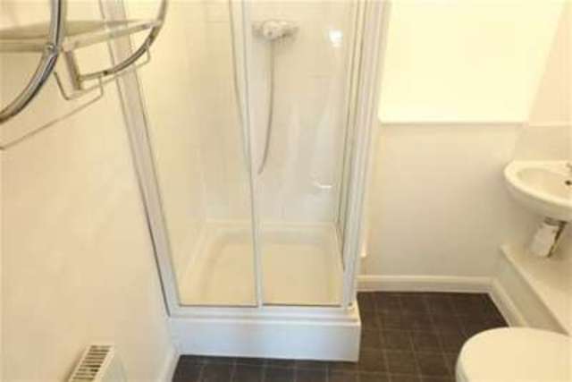  Image of 2 bedroom Flat to rent in Eaglesham Court East Kilbride Glasgow G75 at Glasgow, G75 8GS