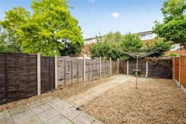  Image of 5 bedroom Property to rent in Earle Gardens Kingston upon Thames KT2 at Kingston upon Thames, KT2 5TB