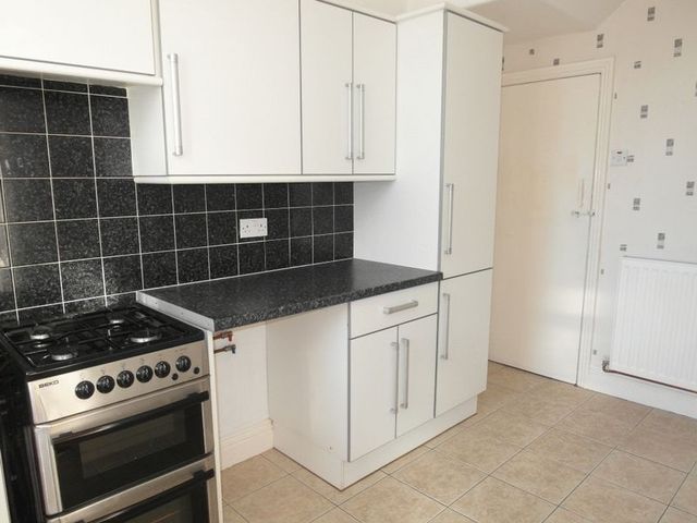  Image of 2 bedroom Terraced house to rent in East Park Street Morley Leeds LS27 at East Park Street Morley Leeds, LS27 0PW