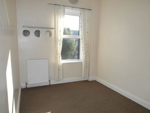 Image of 2 bedroom Terraced house to rent in East Park Street Morley Leeds LS27 at East Park Street Morley Leeds, LS27 0PW