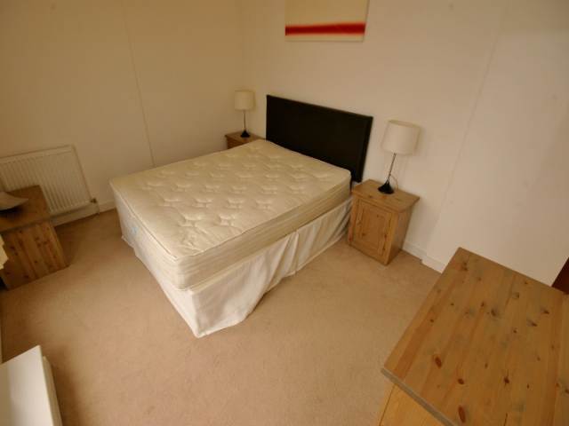  Image of 3 bedroom Flat to rent in East Pilton Farm Crescent Edinburgh EH5 at Pilton Edinburgh Edinburgh, EH5 2GG