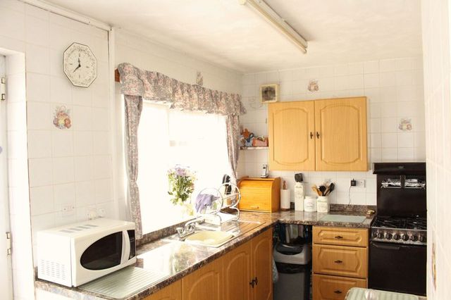  Image of 3 bedroom Terraced house for sale in Eastcotes Coventry CV4 at Eastcotes  Coventry, CV4 9AT