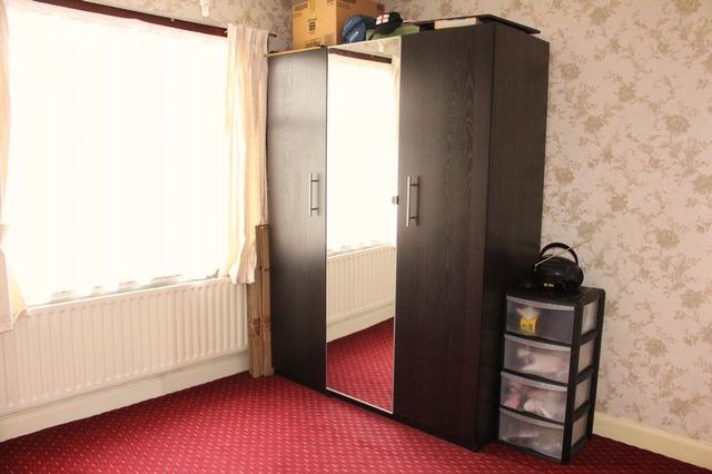 Image of 3 bedroom Terraced house for sale in Eastcotes Coventry CV4 at Eastcotes  Coventry, CV4 9AT