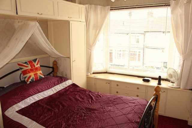  Image of 3 bedroom Terraced house for sale in Eastcotes Coventry CV4 at Eastcotes  Coventry, CV4 9AT
