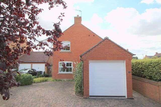  Image of 3 bedroom Detached house for sale in Ebsdorf Close Bidford-on-Avon Alcester B50 at Ebsdorf Close  Bidford on Avon, B50 4FQ