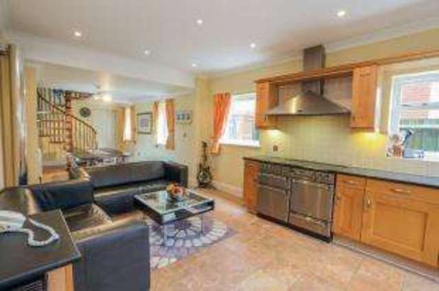  Image of 5 bedroom Detached house for sale in Edenbridge Close Weston Crewe CW2 at Weston Crewe Chorlton, CW2 5QU