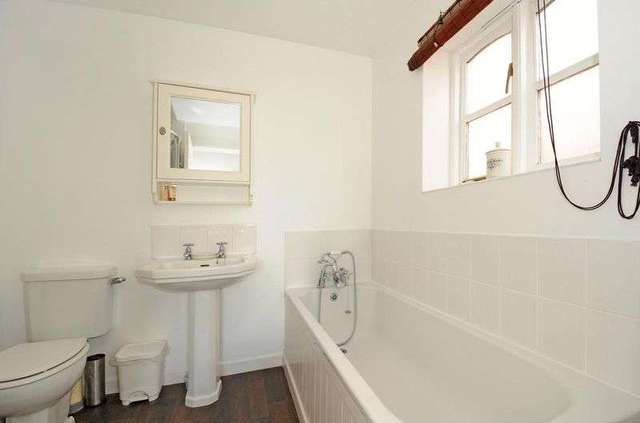  Image of 5 bedroom Detached house for sale in Eggars Field Bentley Farnham GU10 at Eggars Field Bentley Farnham, GU10 5LD