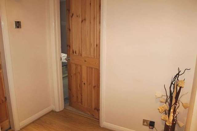  Image of 2 bedroom Flat to rent in Cedar Court Egham TW20 at Cedar Court  Egham, TW20 9DB