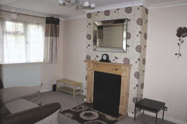  Image of 2 bedroom Flat to rent in Cedar Court Egham TW20 at Cedar Court  Egham, TW20 9DB