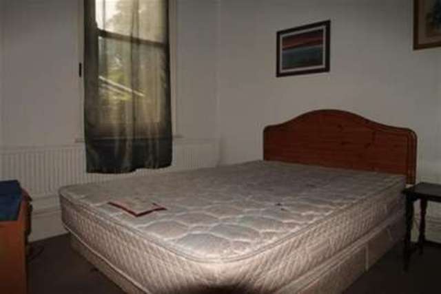  Image of 2 bedroom Flat to rent in Eglinton Hill London SE18 at London, SE18 3DU