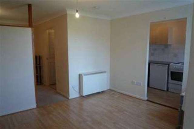  Image of 1 bedroom Studio flat to rent in Ellan Hay Road Bradley Stoke Bristol BS32 at Bristol, BS32 0HB