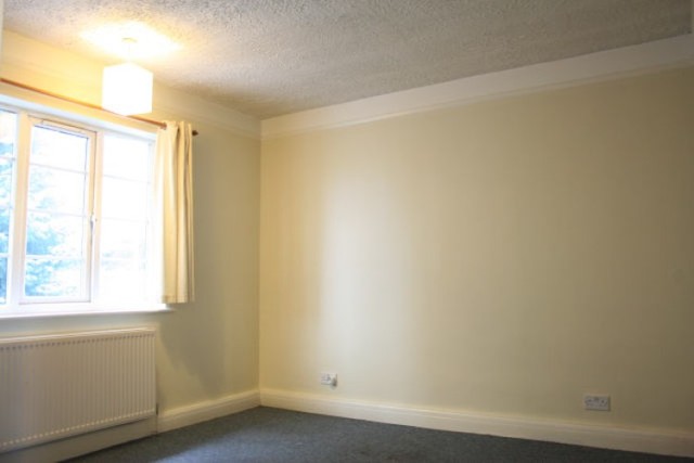  Image of 2 bedroom Maisonette to rent in Nether Street London N3 at Elm Court Nether Street Finchley, N3 1RH