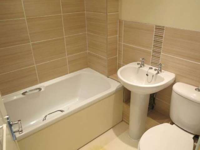  Image of 2 bedroom Terraced house for sale in Elm Lane Lower Earley Reading RG6 at Elm Lane  Reading, RG6 5UE