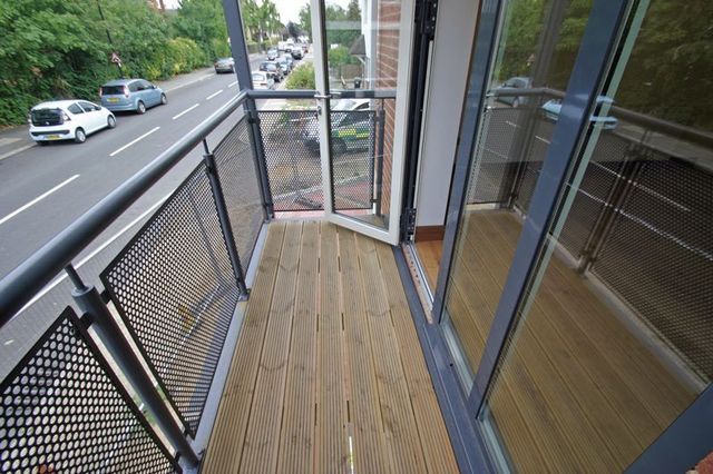  Image of 1 bedroom Houses to rent in Elm Park Road London N21 at Elm Park Road Winchmore Hill Winchmore Hill, N21 2HS